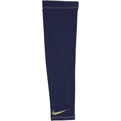 Manchette Nike bleu marine portée par George Springer, des Blue Jays de Toronto, lors de la saison 2024 de la MLB.