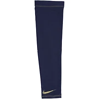 Manchette Nike bleu marine portée par George Springer, des Blue Jays de Toronto, lors de la saison 2024 de la MLB.