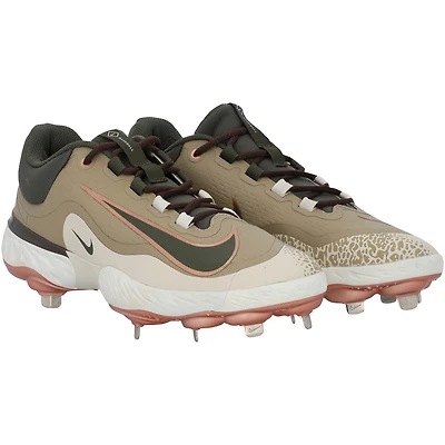 Crampons verts Nike portés par George Springer, joueur des Blue Jays de Toronto, lors de la saison 2025 de la MLB.