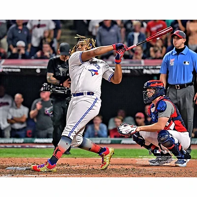Photographie non signée de Vladimir Guerrero Jr. lors du derby coups circuit des Blue Jays Toronto