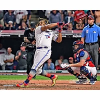 Photographie non signée de Vladimir Guerrero Jr. lors du derby coups circuit des Blue Jays Toronto