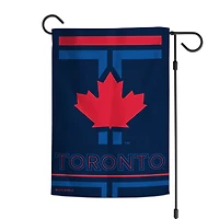 WinCraft Toronto Blue Jays 2024 City Connect Drapeau de jardin double face 12 po x 18 po