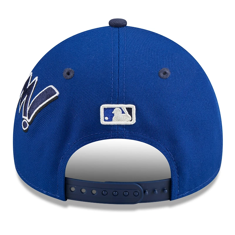 Casquette ajustable New Era 9FORTY pour jeunes Toronto Blue Jays 2025 Players Weekend, bleu marine/royal