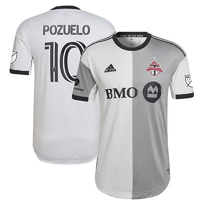 Maillot de joueur authentique adidas Alejandro Pozuelo Toronto FC - 2022 Community Kit pour homme