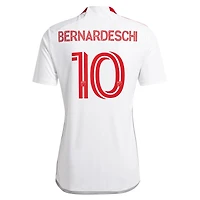 Maillot réplique du Toronto FC 2024 GTA pour homme adidas Federico Bernardeschi blanc