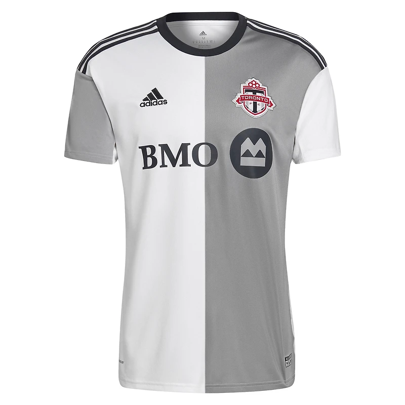 Maillot communautaire Toronto FC 2023 adidas Mark-Anthony Kaye blanc pour homme - de joueur réplique