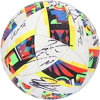 Ballon de football adidas utilisé en match par le Toronto FC lors de la saison 2024 de la MLS et autographié par au moins 10 joueurs.