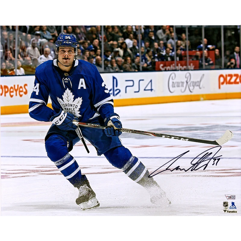 Photo autographiée d'Auston Matthews, joueur des Maple Leafs de Toronto, sur un maillot bleu de 40 x 50 cm.