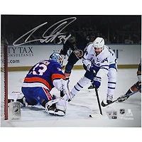 Photo dédicacée d'Auston Matthews (20 x 25 cm) des Maple Leafs de Toronto, commémorant son record de buts égalé par la franchise.