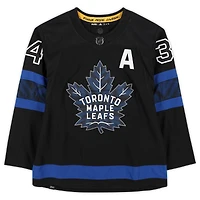 Maillot authentique alternatif autographié par Auston Matthews des Maple Leafs de Toronto, vainqueur du trophée Hart 2022 d'adidas, avec l'inscription « 2022 Hart »