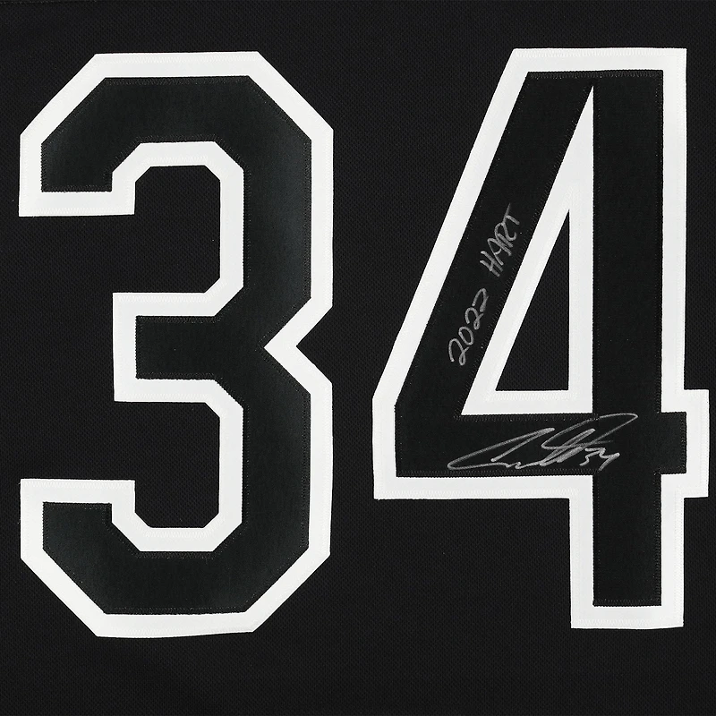 Maillot authentique alternatif autographié par Auston Matthews des Maple Leafs de Toronto, vainqueur du trophée Hart 2022 d'adidas, avec l'inscription « 2022 Hart »