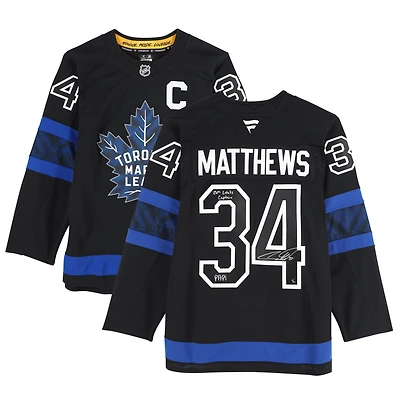 Maillot Fanatics alternatif noir autographié par Auston Matthews des Maple Leafs de Toronto avec inscriptions « 26th Leafs Captain » et « PAPI » - Édition limitée à 10 exemplaires