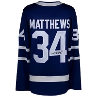 Maillot Breakaway bleu autographié par Auston Matthews des Maple Leafs de Toronto