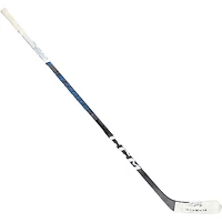 Bâton CCM noir autographié par Auston Matthews des Maple Leafs de Toronto lors du match contre les Panthers de la Floride le 12 mai 2023 avec l'inscription « GU 5-12-23 vs FLA ».