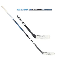 Bâton CCM noir autographié par Auston Matthews des Maple Leafs de Toronto lors du match contre les Panthers de la Floride le 12 mai 2023 avec l'inscription « GU 5-12-23 vs FLA ».