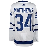 Maillot Adidas authentique blanc autographié par Auston Matthews des Maple Leafs de Toronto