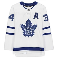 Maillot adidas blanc autographié par Auston Matthews des Maple Leafs de Toronto avec inscription « 2021 Rocket Richard »