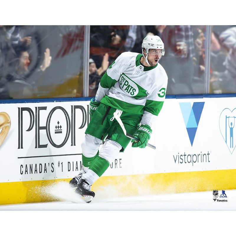 Photographie de célébration but du maillot alternatif non signé d'Auston Matthews des Maple Leafs Toronto St. Pats