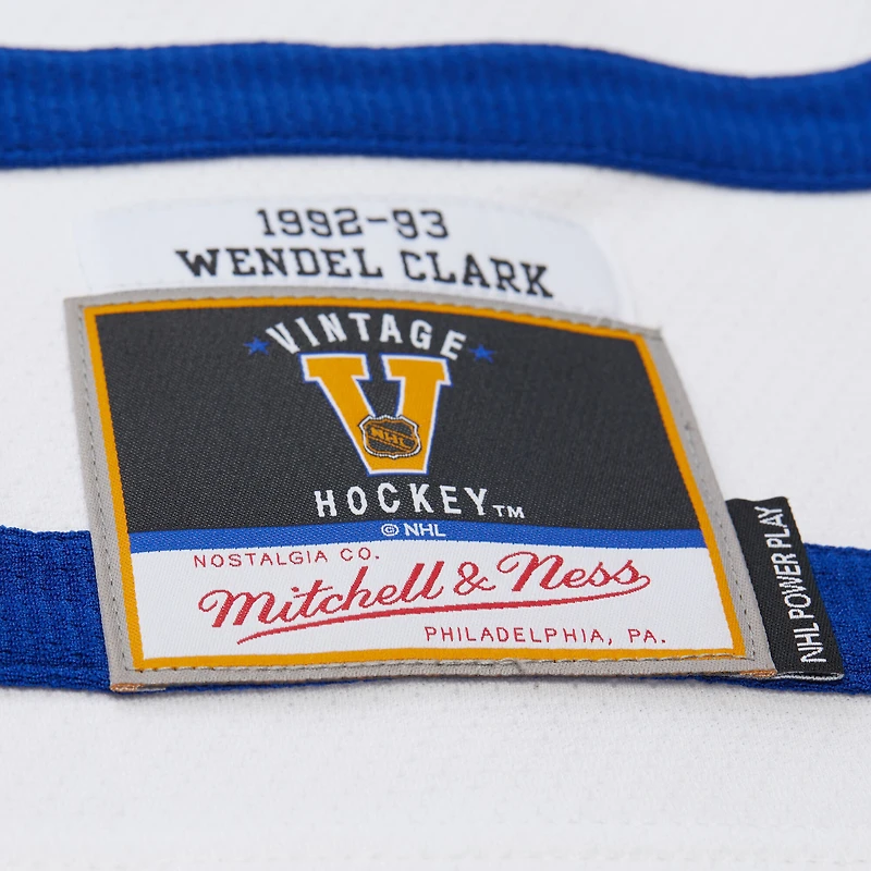 Maillot rétro Powerplay blanc Mitchell & Ness Wendel Clark des Maple Leafs de Toronto 1992/93 pour homme