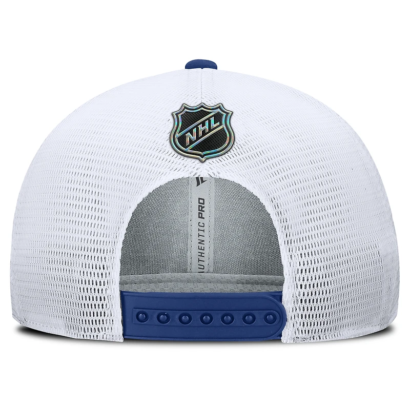 Casquette de camionneur ajustable authentique Pro Rink Lockup bleu/blanc Fanatics pour homme des Maple Leafs de Toronto
