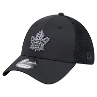Men's New Era  Black Toronto Maple Leafs Blackout 39THIRTY Flex Fit Hat