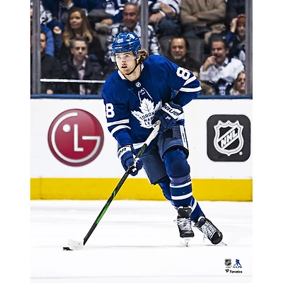 Photographie de patinage non signée du maillot bleu des Maple Leafs Toronto William Nylander