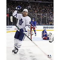Photographie non signée de célébration but des Maple Leafs Toronto par William Nylander