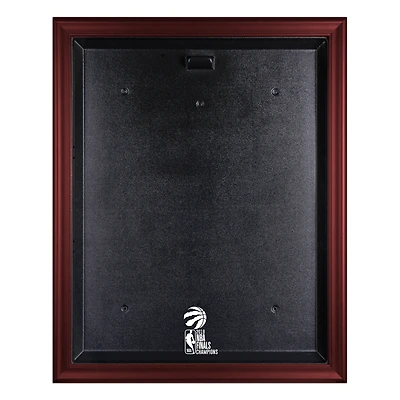 Vitrine de maillot avec logo des champions de la finale de la NBA 2019 encadrée en acajou des Raptors de Toronto