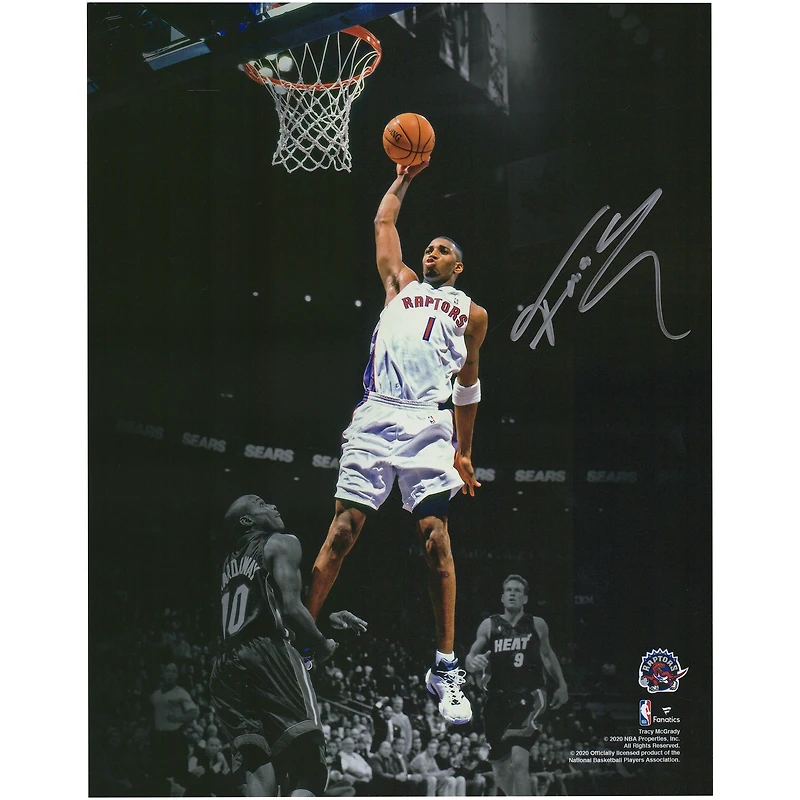 Photo dédicacée de Tracy McGrady (Toronto Raptors) - Dunk spectaculaire contre le Miami Heat ( 11 x 35,5 cm)
