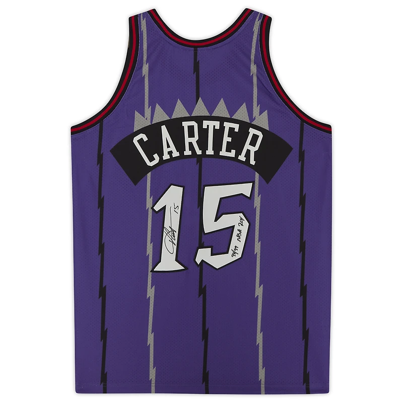 Maillot authentique dédicacé par Vince Carter des Toronto Raptors de Mitchell & Ness violet 1998 avec inscription « 98/99 NBA ROY »
