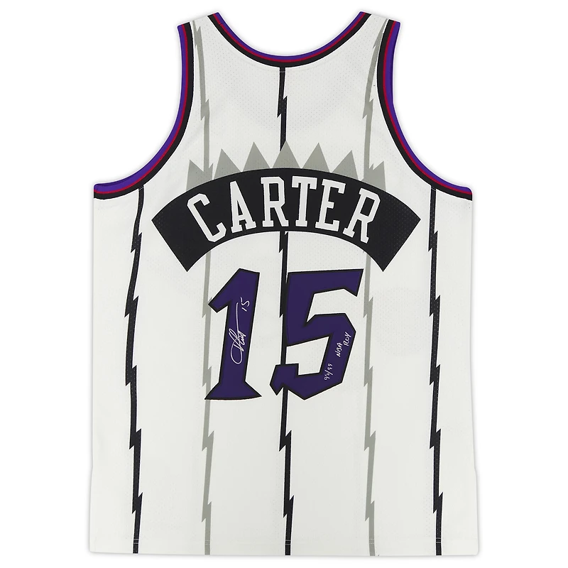Maillot authentique Mitchell & Ness 1998-99, signé par Vince Carter, joueur des Raptors de Toronto, avec inscription « 98/99 NBA ROY ».