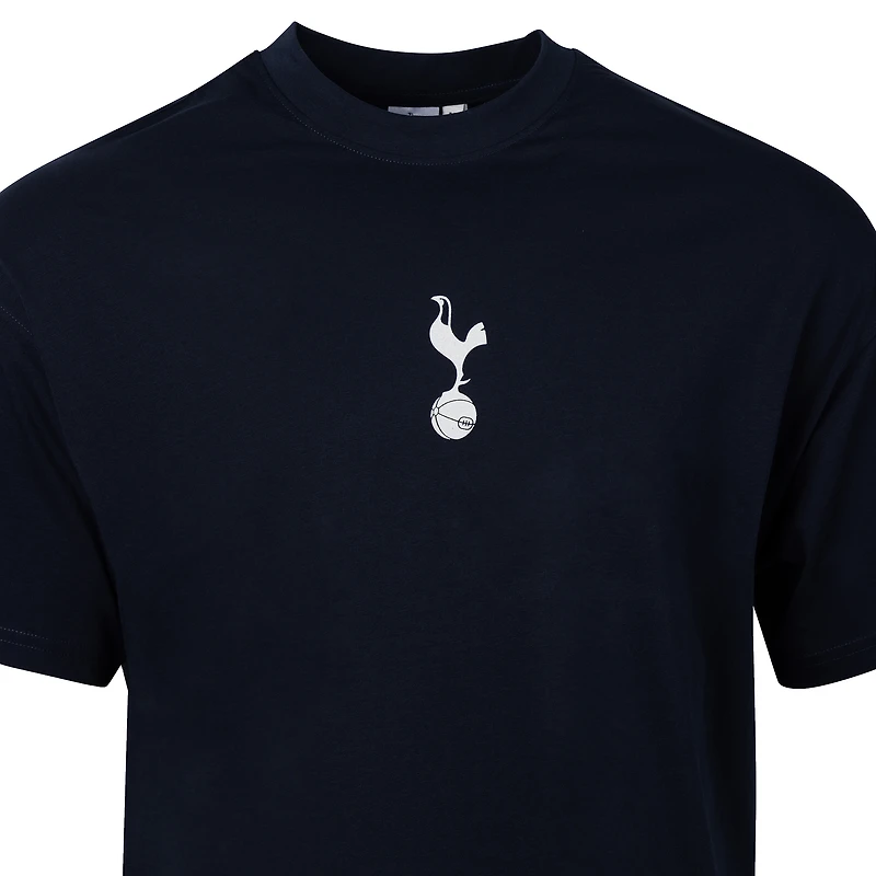 T-shirt graphique Youth Sport Design Suède bleu marine Tottenham Hotspur Game Day