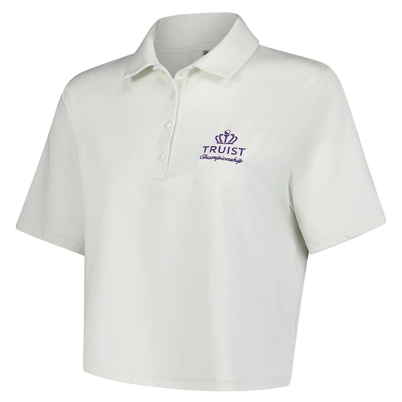 Polo court Under Armour blanc Truist Championship Drive Charm pour femme