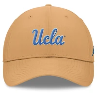 Casquette ajustable kaki Jordan Brand UCLA Bruins 2024 pour hommes, performance sur le terrain