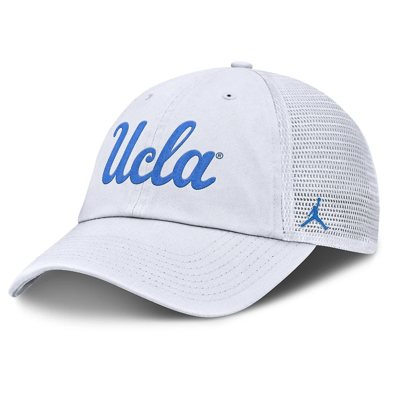 Casquette ajustable Jordan Brand blanche pour homme, modèle Campus Trucker des Bruins de l'UCLA