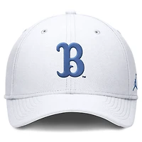 Casquette Jordan Brand blanche pour homme, modèle Rise Swoosh des UCLA Bruins, technologie Dri-FIT Flex