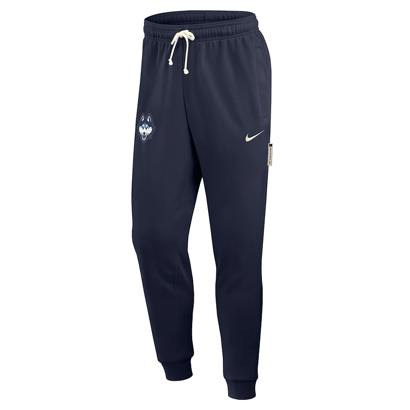 Pantalon de survêtement Nike bleu marine UConn Huskies 2025 Sideline Standard Issue Dri-FIT Taper pour homme