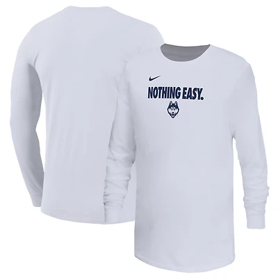 T-shirt à manches longues Nike UConn Huskies 2025 On-Court Bench pour jeunes Blanc