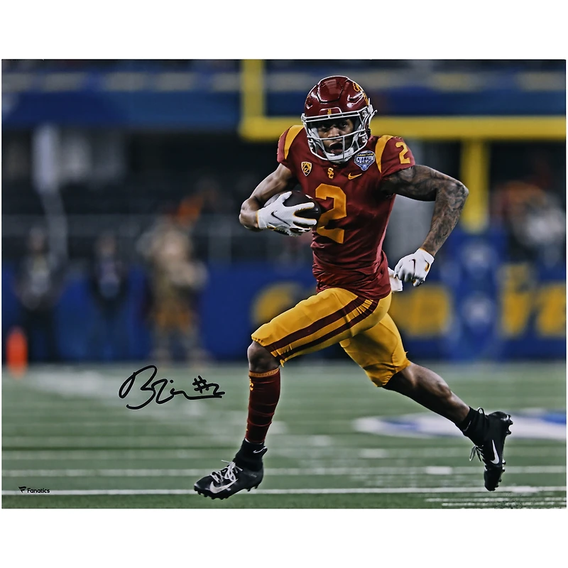 Photographie autographiée de 16" x 20" de Brenden Rice USC Trojans en train de courir avec un maillot rouge