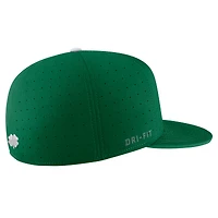 Casquette de performance ajustée pour la Saint-Patrick USC Trojans Nike verte homme