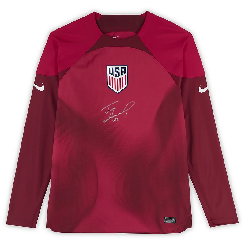 Maillot Nike rouge autographié par Tim Howard de l'USMNT - Signature sur le devant