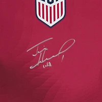 Maillot Nike rouge autographié par Tim Howard de l'USMNT - Signature sur le devant