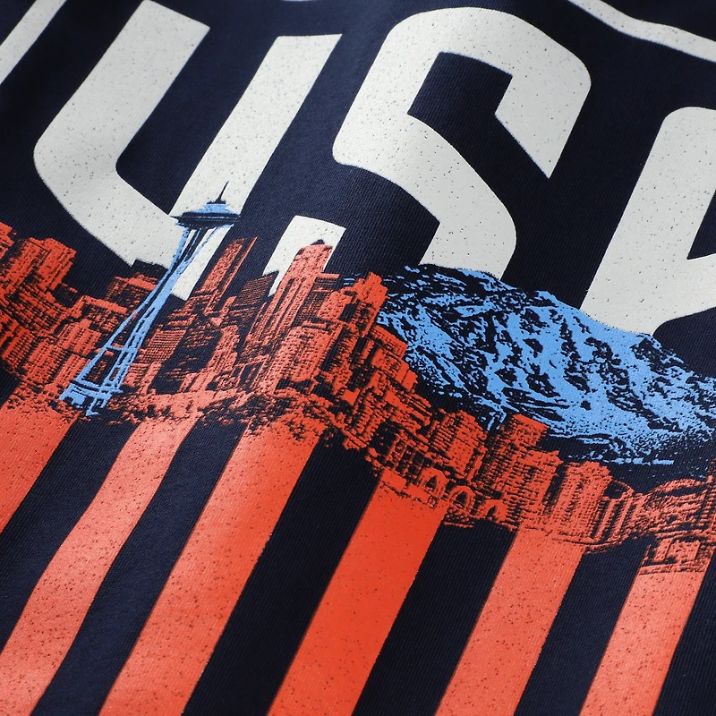 T-shirt unisexe Uscape Apparel bleu marine U.S. Soccer x Seattle Crest 2026