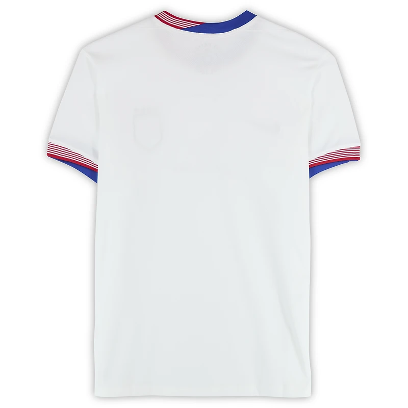 Maillot Nike blanc 2024 autographié par Carli Lloyd de l'USWNT avec inscription « Double championne du monde et championne olympique » - Signature sur le devant