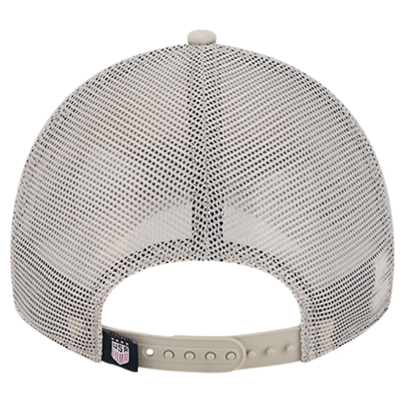 Casquette réglable New Era Tan USWNT Game Day Trucker 9TWENTY pour hommes