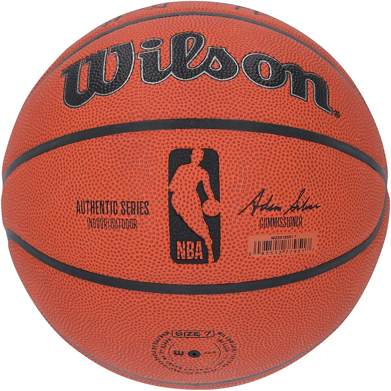 Ballon de basket-ball d'intérieur/extérieur Wilson Authentic Series autographié par Adrian Dantley, Utah Jazz, avec plusieurs inscriptions