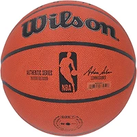 Ballon de basket-ball d'intérieur/extérieur Wilson Authentic Series autographié par Adrian Dantley, Utah Jazz, avec plusieurs inscriptions