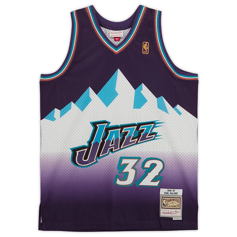 Maillot Swingman violet Mitchell & Ness 1996-97, autographié par Karl Malone (Utah Jazz)