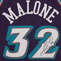 Maillot Swingman violet Mitchell & Ness 1996-97, autographié par Karl Malone (Utah Jazz)