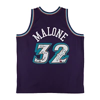 Maillot Swingman violet Mitchell & Ness 1996 extérieur, autographié par Karl Malone (Utah Jazz), avec plusieurs inscriptions - Édition limitée n° 1/5